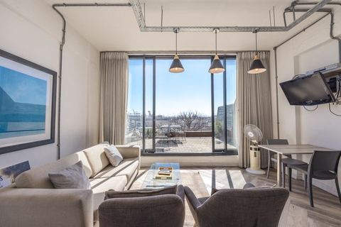 Stylish and Homely studio APT in Cape Town!