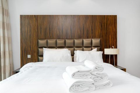 Contemporary 2BD Apartment, Jumeirah Lakes Towers!