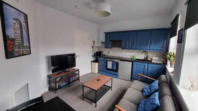 Central 1BDR City Pad Shop and Stroll