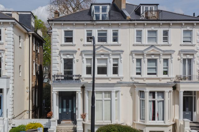 Stunning + Stylish 1 Bed Apartment in Belsize Park
