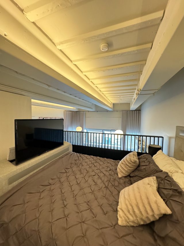 Industrial Chic 1 BDR Loft River Fulham