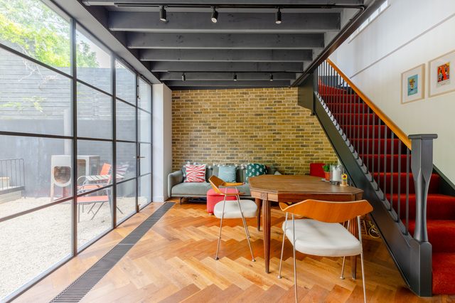 Industrial Chic 1BD Stable Conversion, Kings Cross — London, England