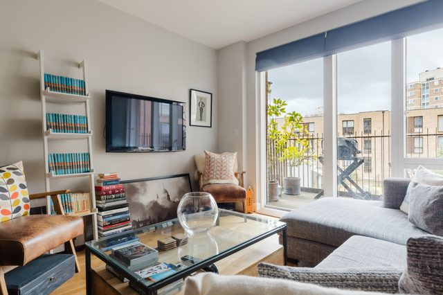 1BD Canal Side Retreat in East London