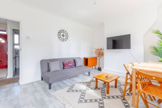 Well-Presented 1BD Flat, Heart of East London