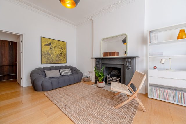 Stylish 2BD Victorian Home near Holland Park