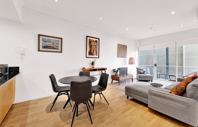 The Chetwynd Elegant West Melbourne Hideaway
