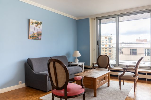 Bright 3BD Family Flat w/ Balcony—Auteuil