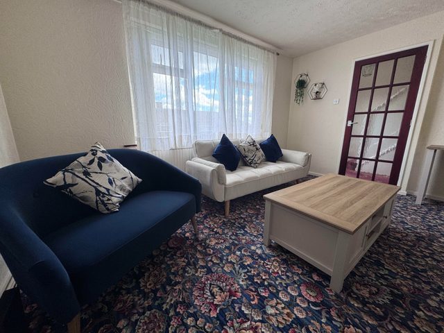 Welcoming 3BDR Home nr Royal Hospital Chesterfield