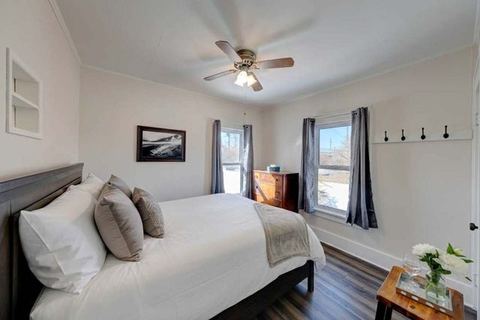 Coffeen House — Vintage Restored, Pet-Friendly, Ranchester WY — Ranchester, WY