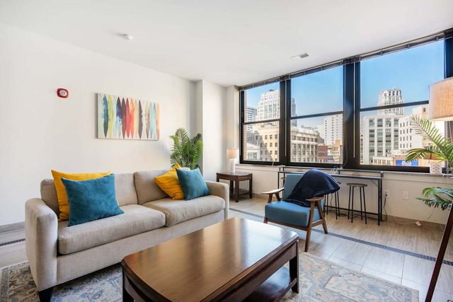 2BR Downtown Luxury Getaway — Detroit, MI