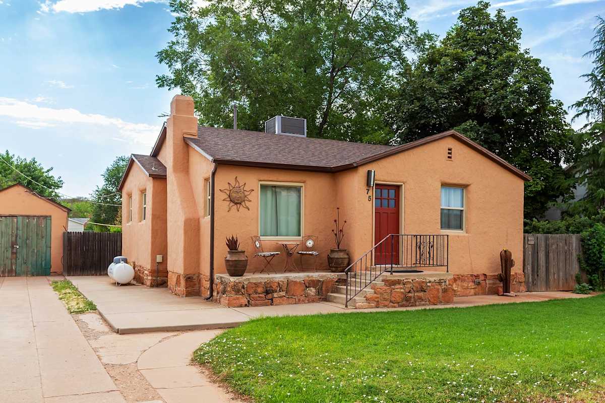 Historic Family Home in Kanab, Utah. Pets Okay!