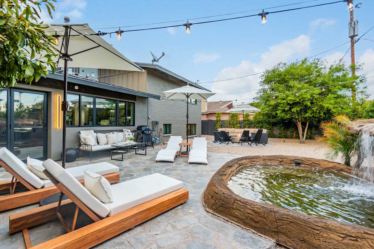 SolaNova Designer Retreat | Spa Pool & Movie Room