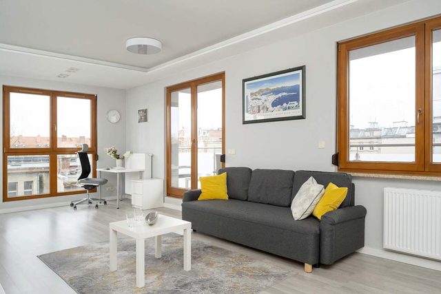 Bema 5C | Modern Apartment | Parking | Desk