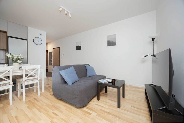 Równoległa 16A | Warsaw | Air Conditioned Apartment | Parking | Balcony | Bathtub