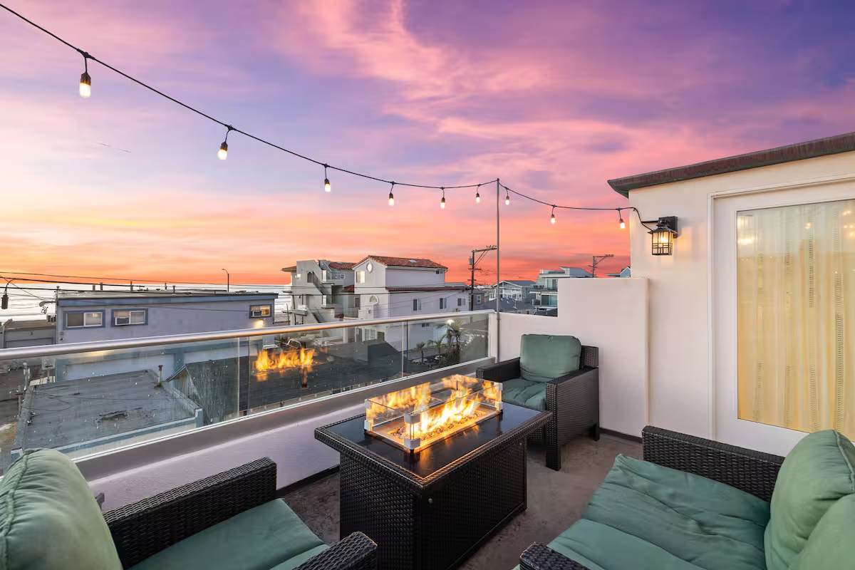 Ocean Views, Steps to Beach, Rooftop, Firepit