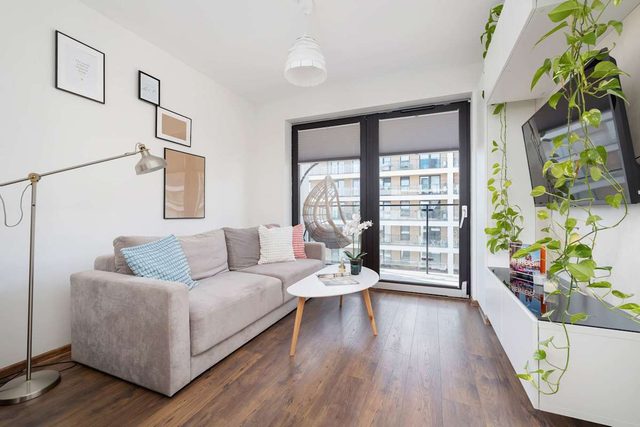 Dąbska 24 Kraków | Light Grey Apartment with Balcony