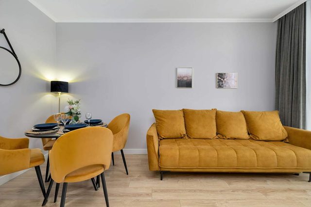 Długie Ogrody 18E Gdańsk | Blue and Yellow Apartment with Parking and Gym