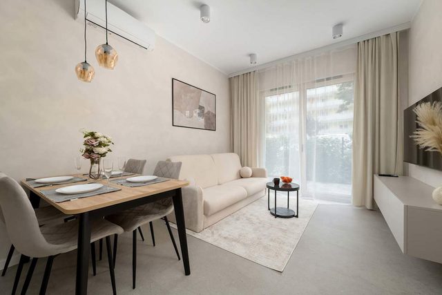 Czysta 4 Wrocław | Beige Apartment with Garden, Desk and Air Conditioning