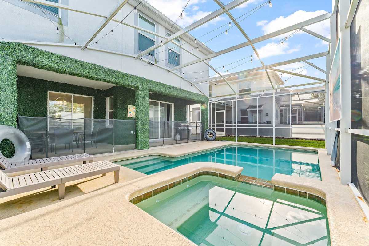 Modern 6BR Disney Retreat, Game Room, Water Park