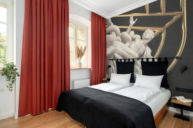 Kramarska 9 Poznań | Schoeps Residence | Stylish Apartment for Four People | Industrial Interiors | Apartment Near the Old Market Square