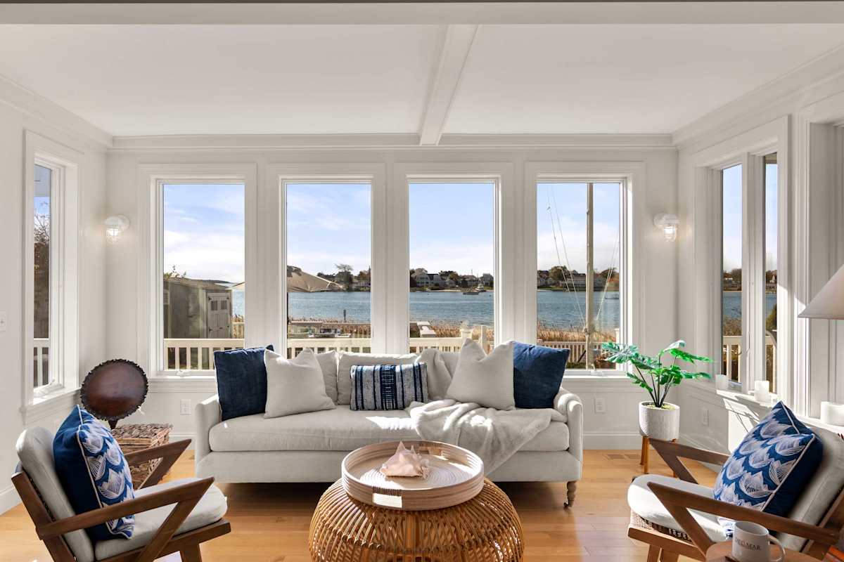 Waterfront, Private Beach, Gorgeous Views!