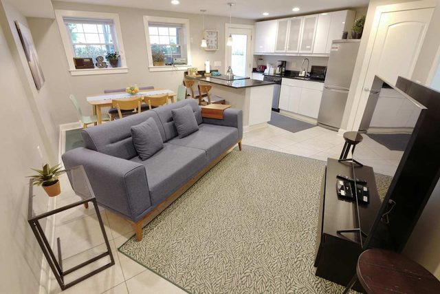 US Capitol Walkable 2BR + Parking & Patio