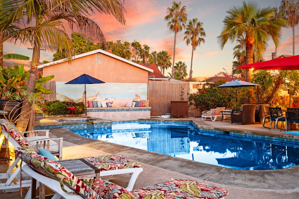 Stay & Play Pacific Beach Compound