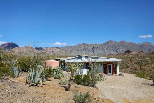Yellow Mountain House: 3BR w/ Hot Tub & Fire Ring
