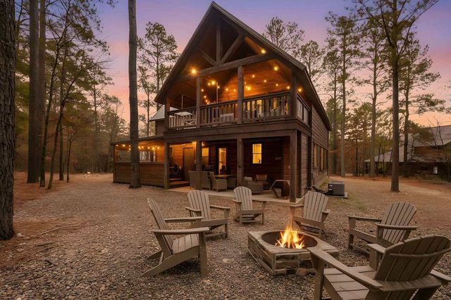 Luxury Ridge Cabin | Hot Tub • Fire Pit • Views
