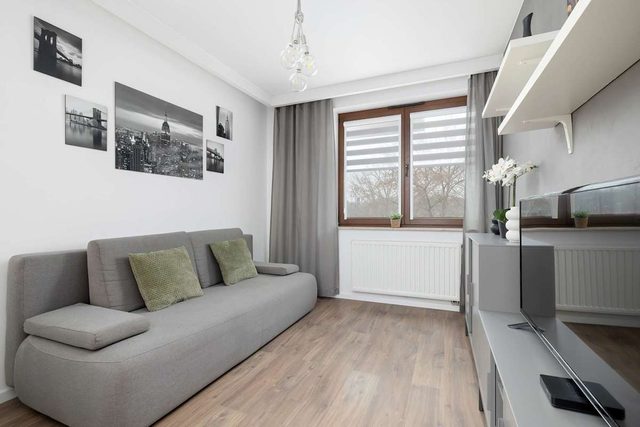 Dąbska 20C Kraków | White and Grey Apartment with Parking