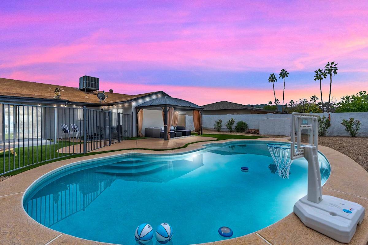 Pool, IceBath, Mini Putt, Patio | Downtown Phoenix