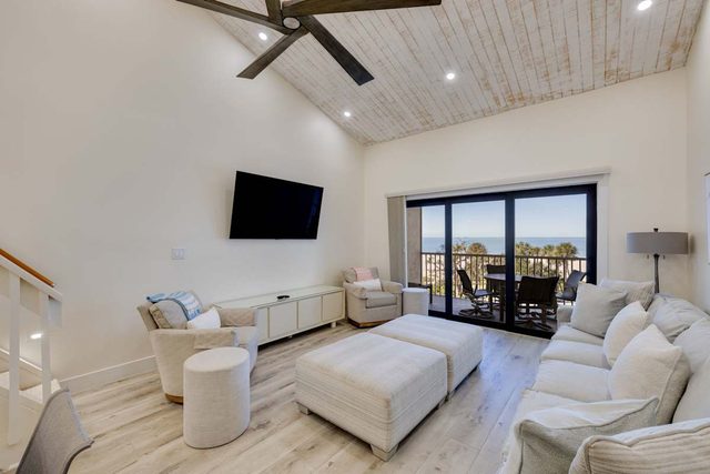 Beach Villas 2535- Executive Penthouse Residence on Captiva Island