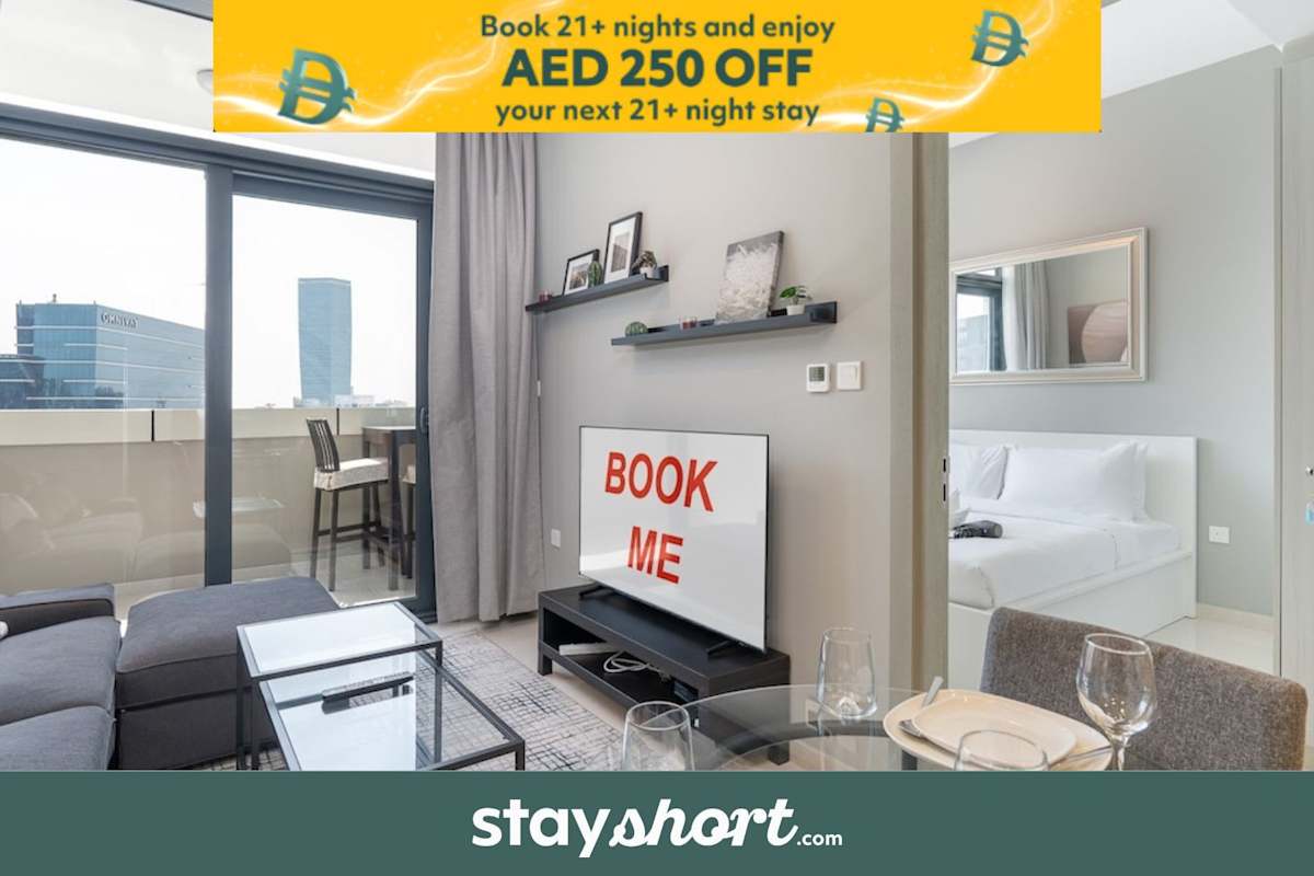 Free housekeeping visits during your stay - StayShort - Elegant 1BR Apartment in Business Bay Canal Views
