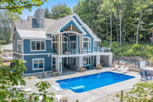 Blue Waters Edge Lake Michigan beach house, heated pool*, hot tub, newly built 2020!
