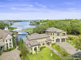 Boaters and Golfers Dream Luxury Lakeside Villa