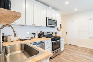 Chic Historic Route 66 Home - Ideal for Relaxation — Glendora, CA