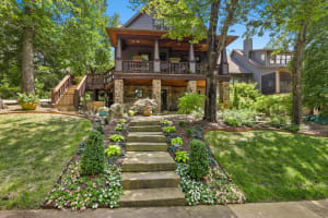 Stone Park Cottage - Downtown - 1 mi to UofA