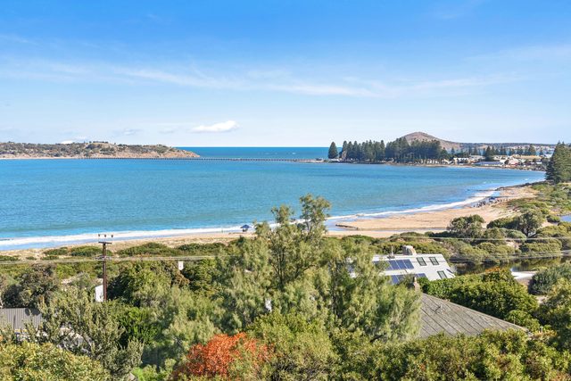 13 The Crescent - Ocean Views - Wi-Fi