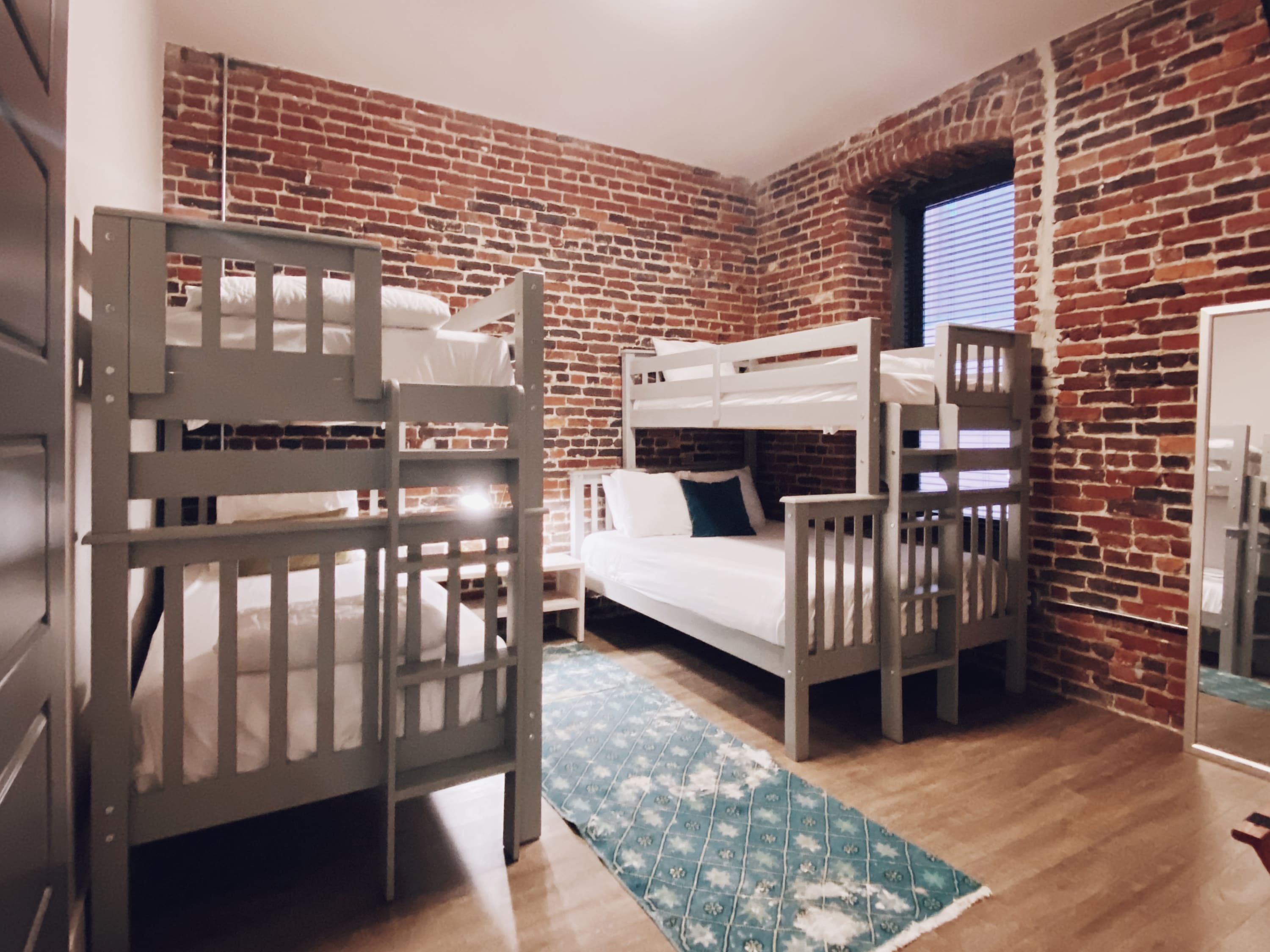 Downtown Historic Loft > 1 BLOCK TO BROADWAY > 304