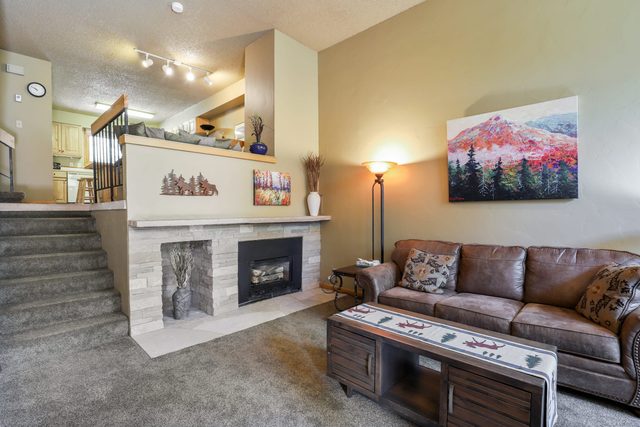 Ski-In/Out Cedars Chalet-2BR & Close to Everything — Breckenridge, CO