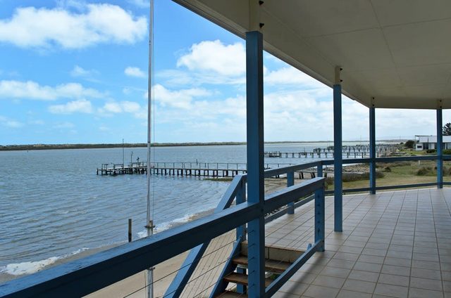 Casa Del Sol - Riverfront, bring the boat - Hindmarsh Island — Hindmarsh Island, South Australia