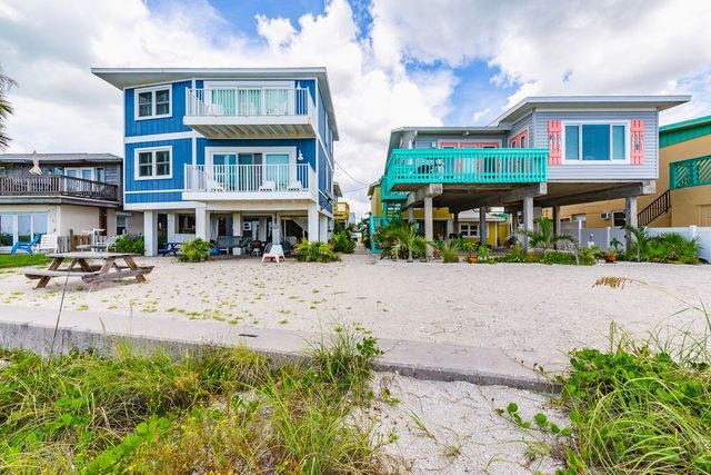 Steps to a Private Beach Perfect Family Vacation — Belleair Beach, FL