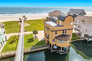 The Boardwalk - Oceanfront, Elevator, BIG Beach Views! — Jamaica Beach, TX