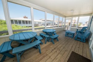 Saltaire Cottage 11: 3BR Steps to Private Beach Access Screened Porch Pool