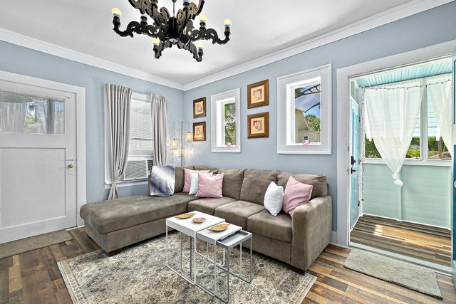 Casa Bella - Chic Apt- Steps to Historic District!