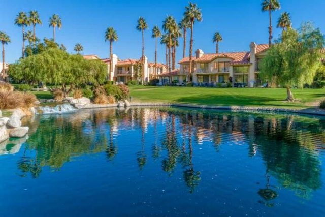 Spectacular Lake and Mountain View BBQ Pool Spa