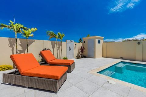 Luxury villa w/ pool & jacuzzi at an amazing rate