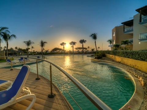 Ocean Front condo for two! — Oranjestad
