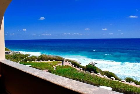 Isla Mujeres Top Location Luxury and Spacious Beachfront Villa 2Bd 2BTH