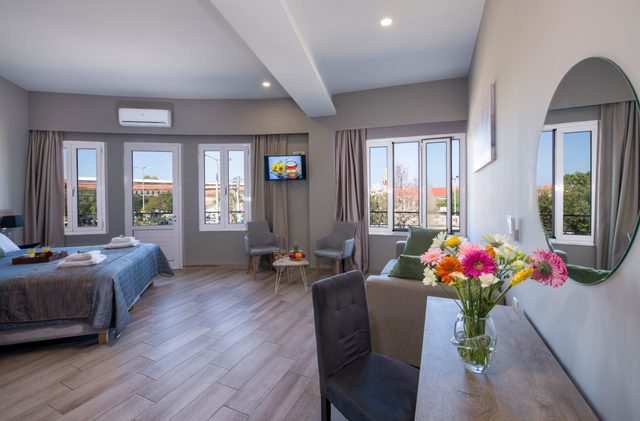 Stoa Suites